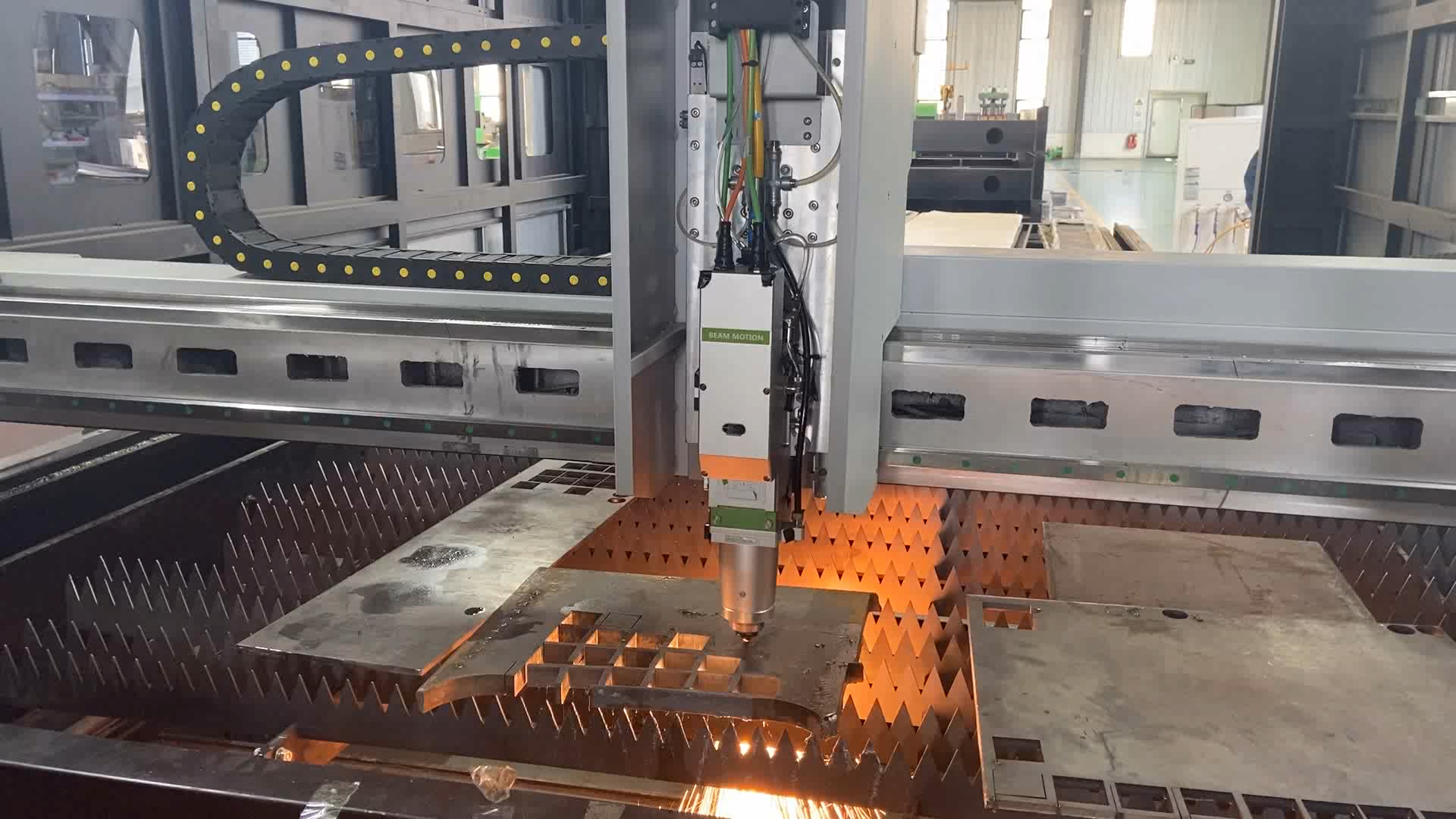 Laser cutting machine advantages and disadvantages