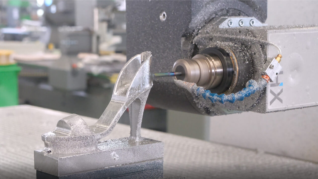 5-axis router aluminum mold.jpg